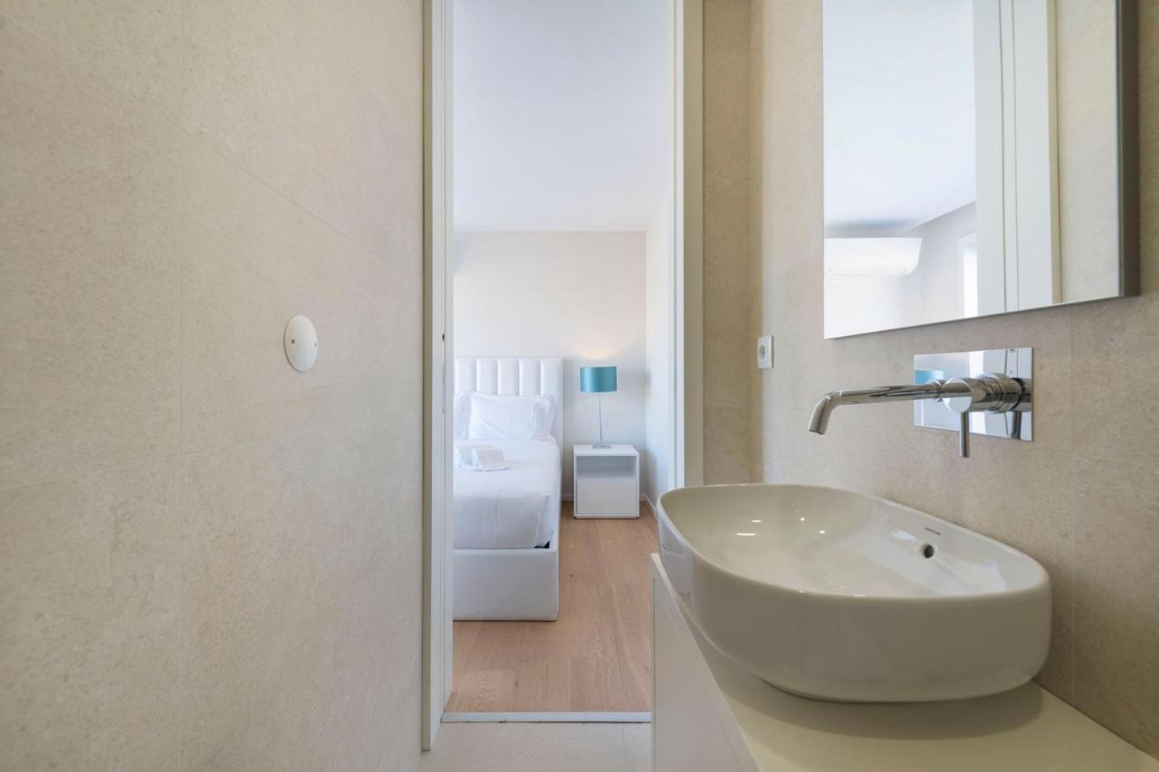 Lovelystay - Trindade Cozy Apartment Porto Bagian luar foto