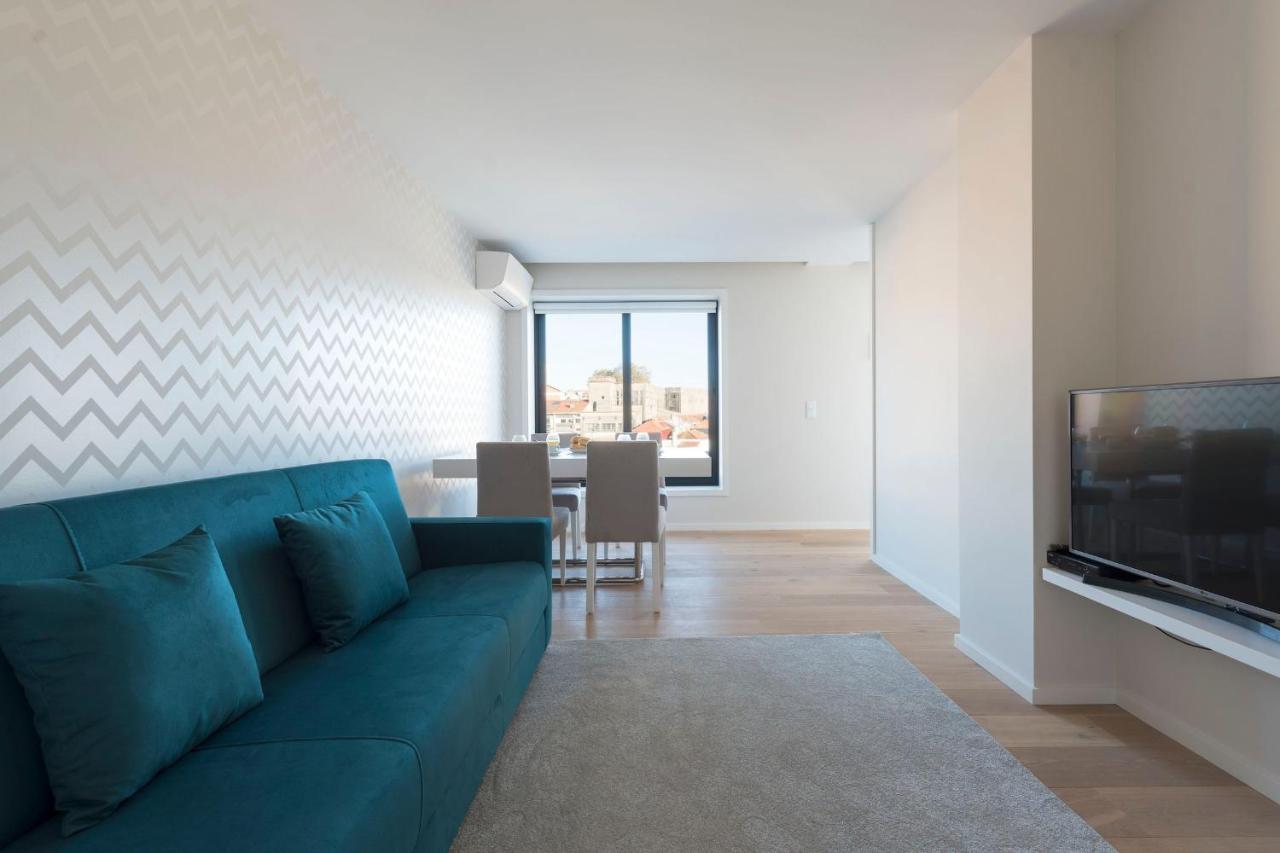 Lovelystay - Trindade Cozy Apartment Porto Bagian luar foto