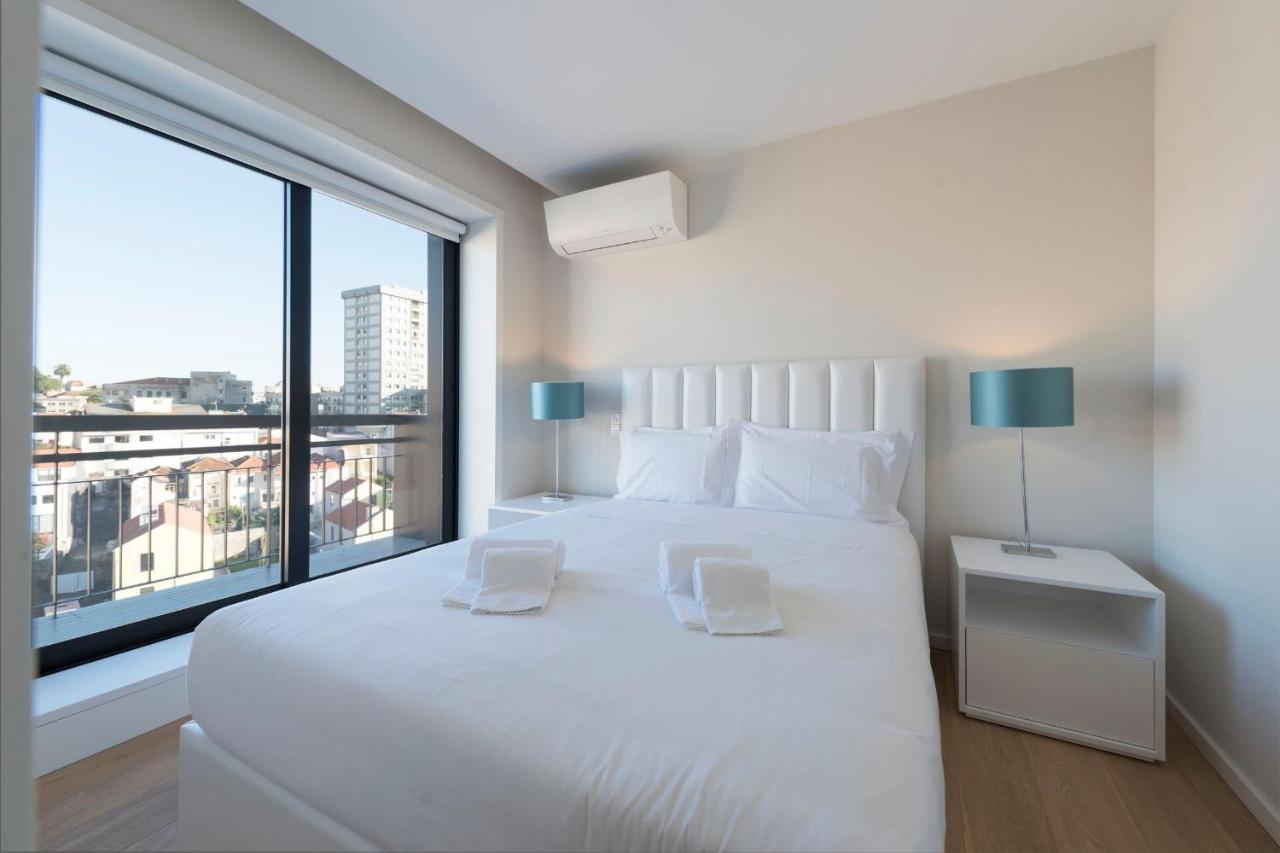 Lovelystay - Trindade Cozy Apartment Porto Bagian luar foto